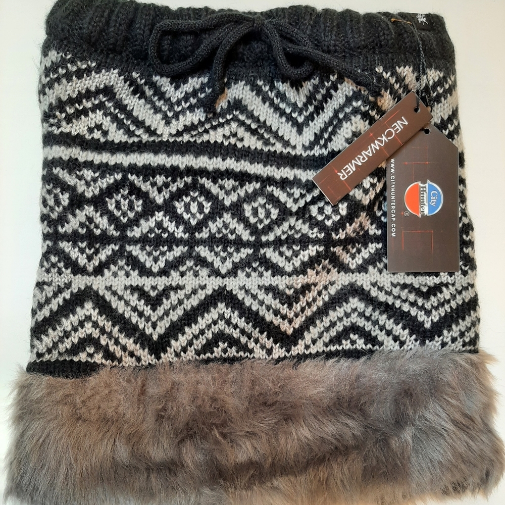 Faux fur trim NECKWARMER